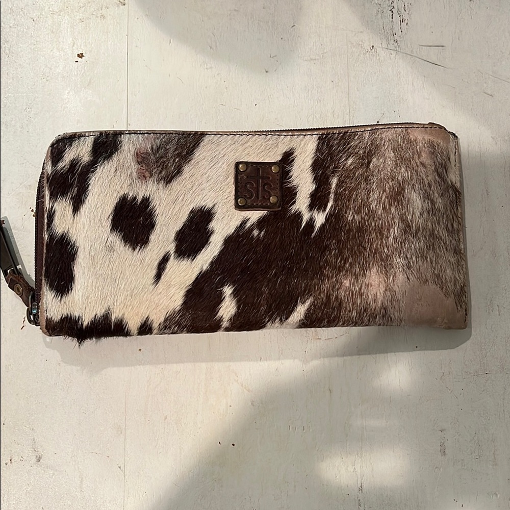STS Ranchwear Cowhide Clutch